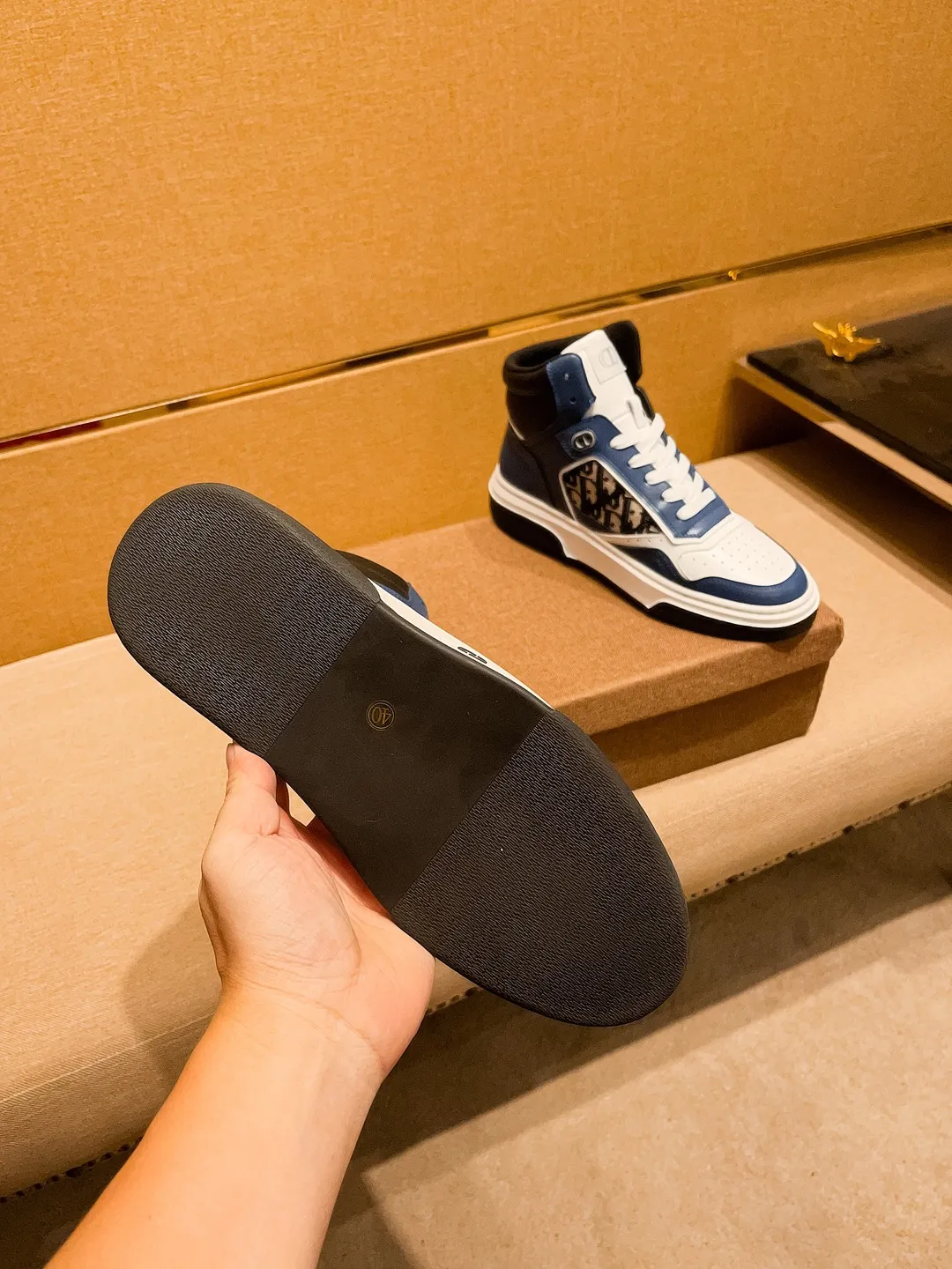 Men's shoes💰 480💰[Dior]🔥 High-end men's shoes brand official website 1:1 latest masterpiece: the upper is made of Italian imported first-layer cowhide with a comfortable and breathable lining➕original non-slip and wear-resistant outsole🔥, making walking more convenient and comfortable! An exclusive new model, a stunning work, a beautiful 1:1 replica [color] compared to the official quality! Create a fashionable personality to set off your uniqueness! A must-have for trendy men! Classic🔥Size: 38-44 Color: 🔥Multiple colors available🔥.